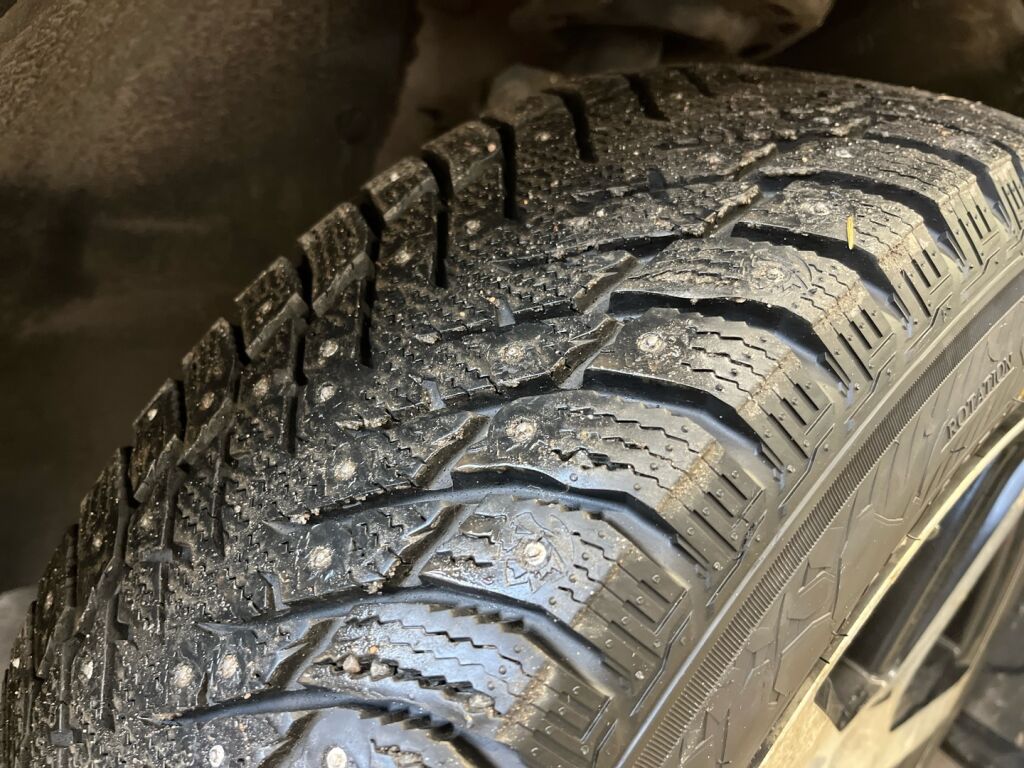 Peugeot 2008 2018 Punainen