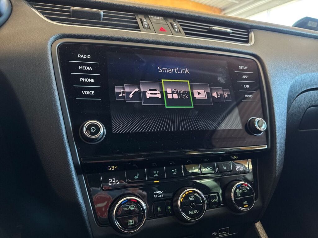 Skoda Octavia 2018 Valkoinen