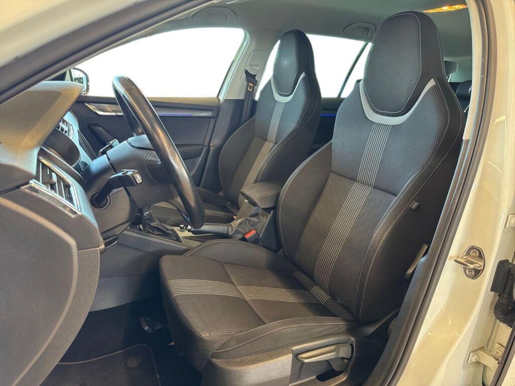 Skoda Octavia 2018 Valkoinen
