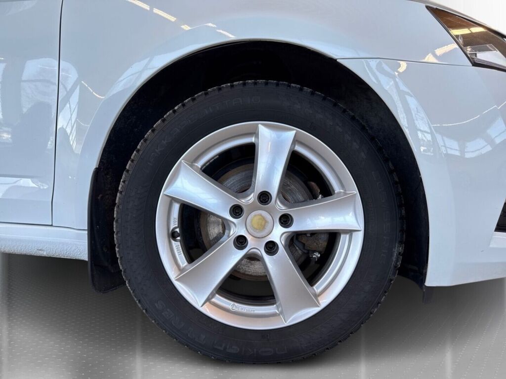 Skoda Octavia 2018 Valkoinen