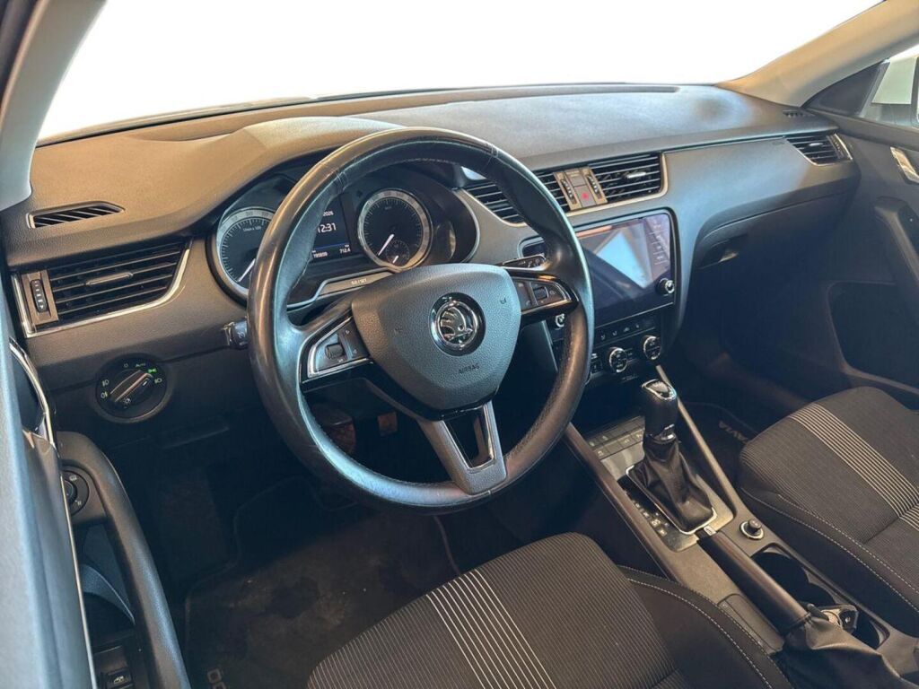 Skoda Octavia 2018 Valkoinen