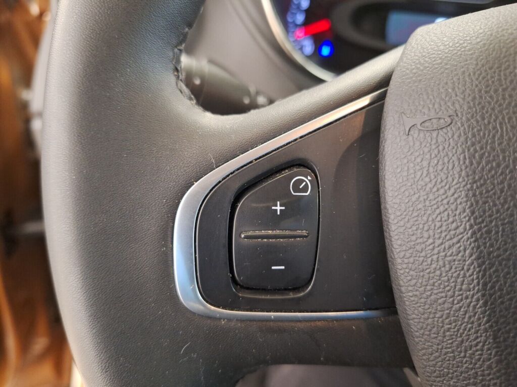 Renault Captur 2018 Oranssi