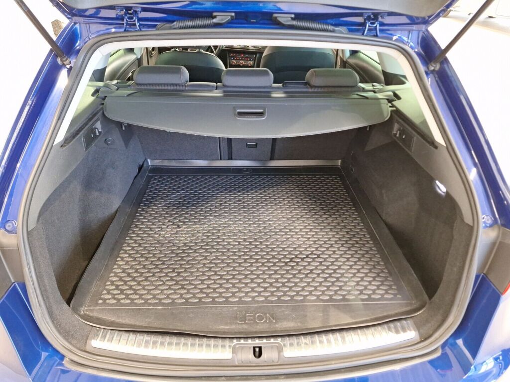 Seat Leon ST 2018 Sininen