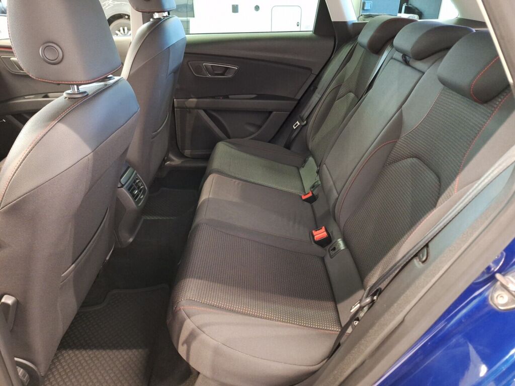 Seat Leon ST 2018 Sininen