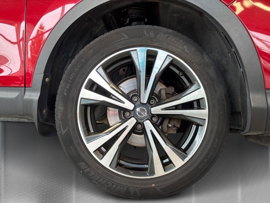 Nissan Qashqai 2018 Metallinhohto Punainen