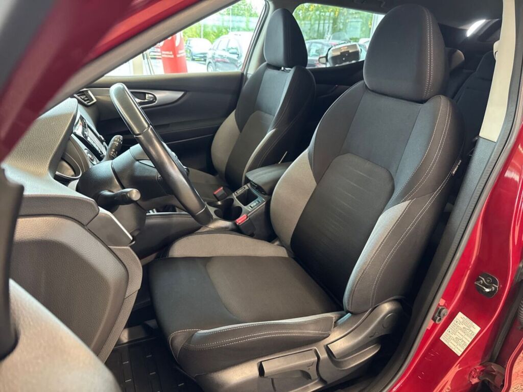 Nissan Qashqai 2018 Metallinhohto Punainen