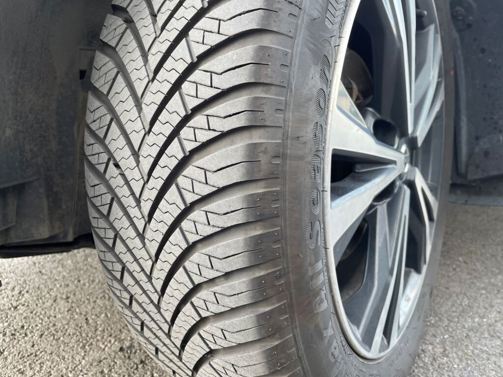 Nissan Qashqai 2018 Harmaa