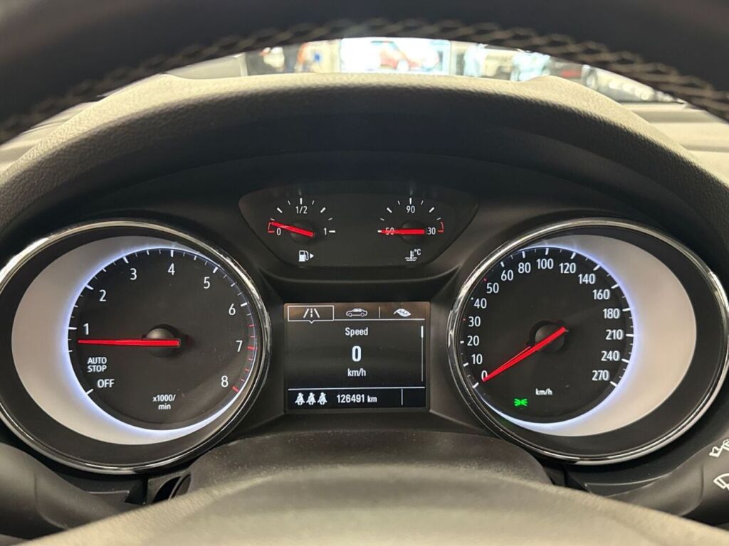 Opel Astra 2018 Valkoinen