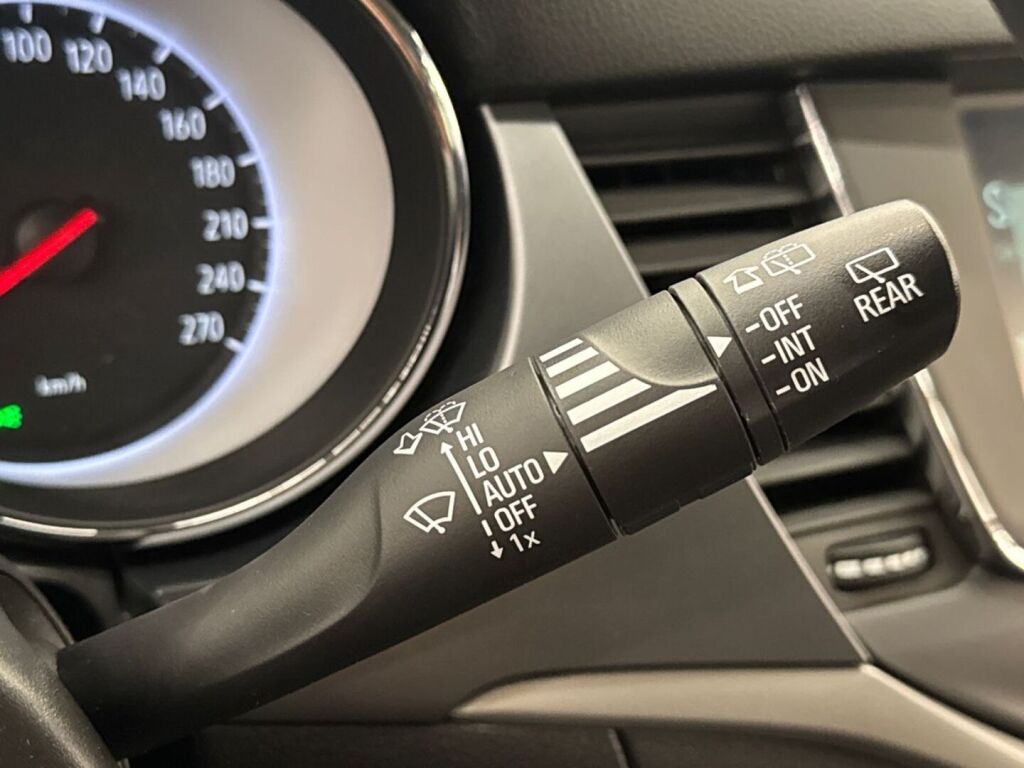 Opel Astra 2018 Valkoinen