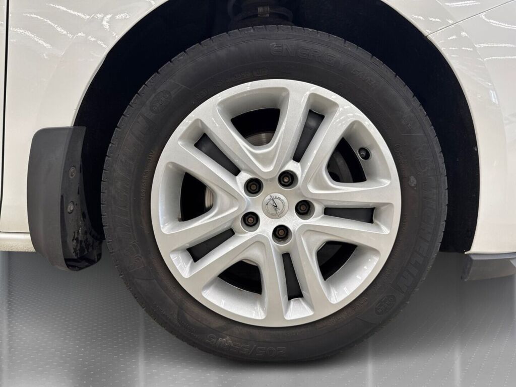 Opel Astra 2018 Valkoinen