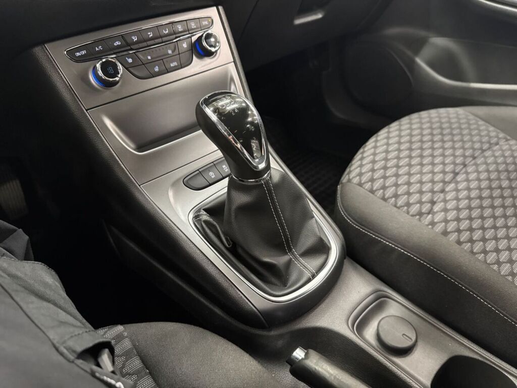 Opel Astra 2018 Valkoinen