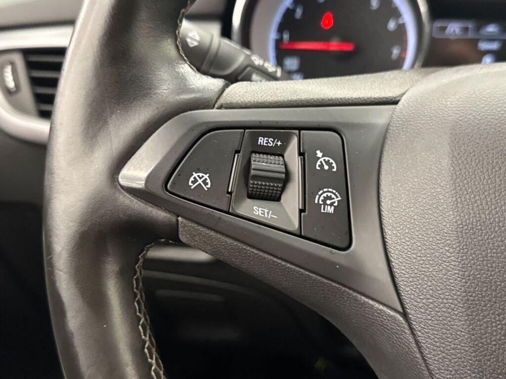 Opel Astra 2018 Valkoinen