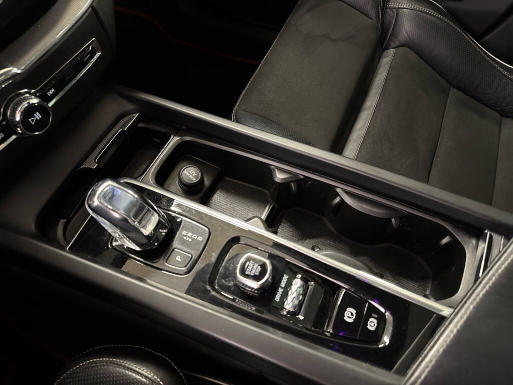 Volvo XC60 2018 Valkoinen