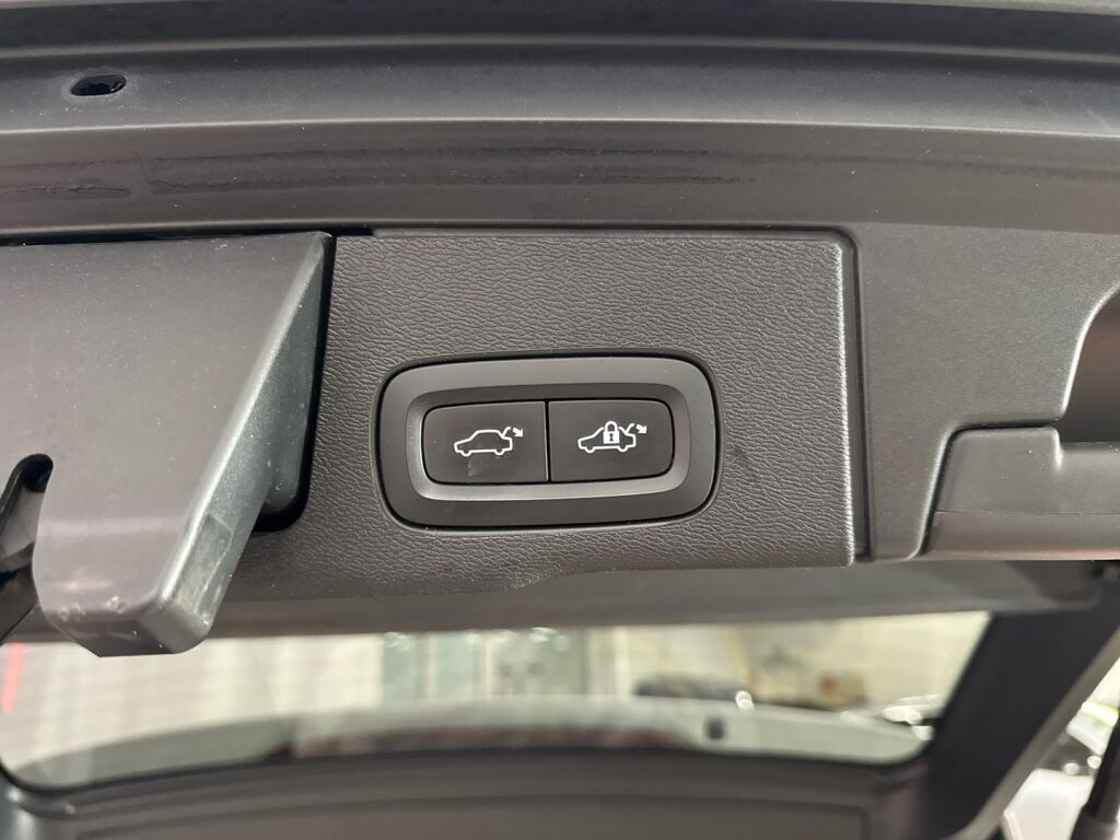 Volvo XC60 2018 Valkoinen