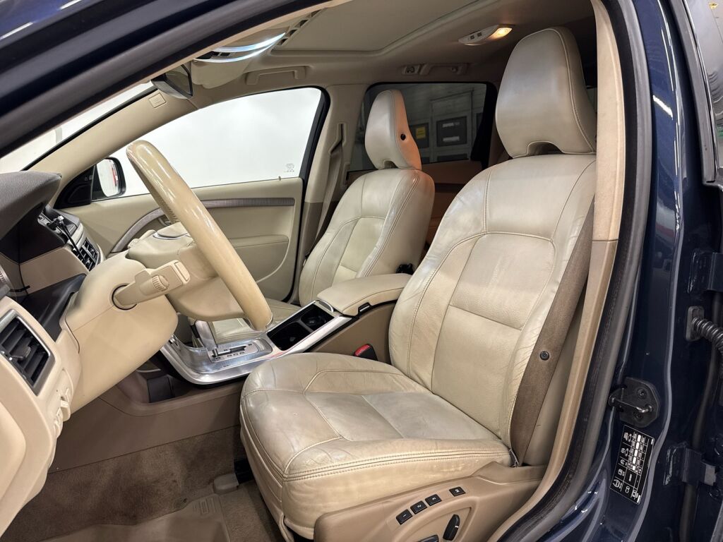 Volvo XC70 2012 Sininen