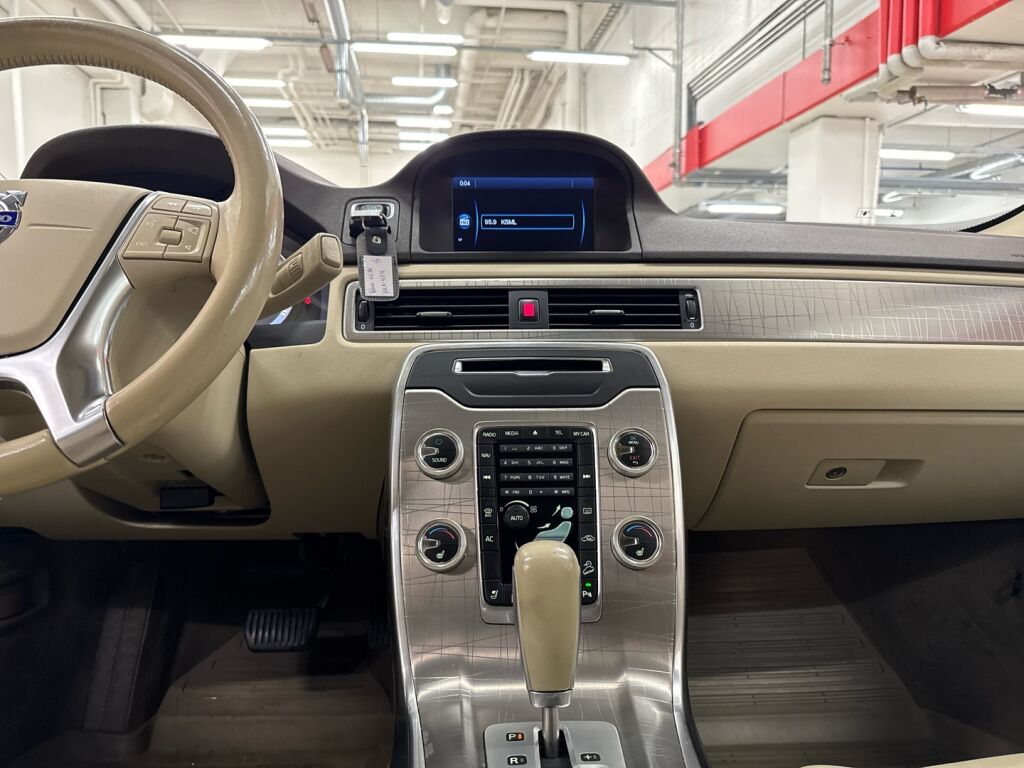 Volvo XC70 2012 Sininen