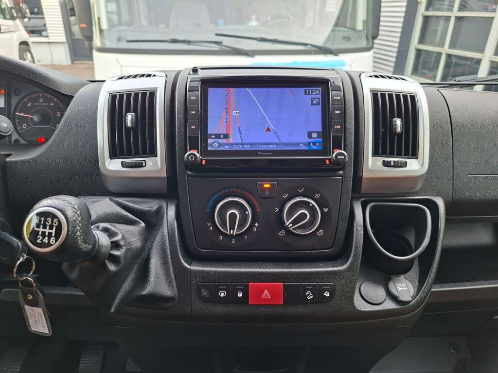 Bürstner Ixeo Time IT 726 G 30 Edition 2018 Valkoinen