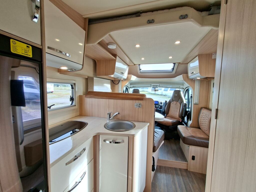 Bürstner Ixeo Time IT 726 G 30 Edition 2018 Valkoinen