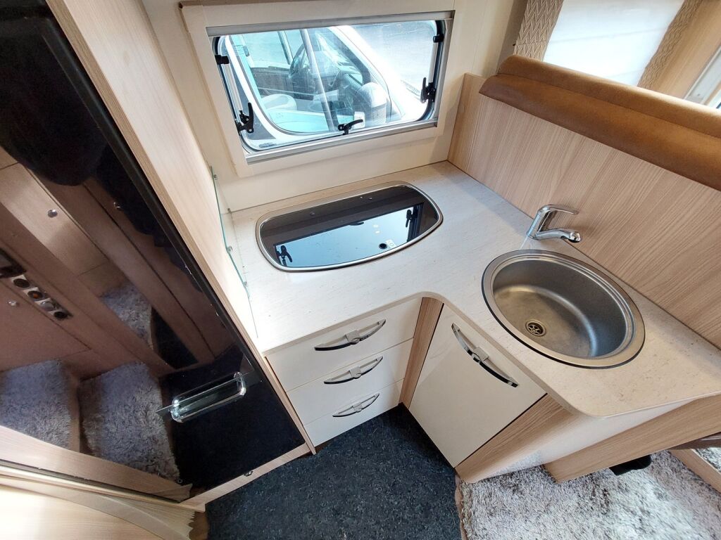 Bürstner Ixeo Time IT 726 G 30 Edition 2018 Valkoinen