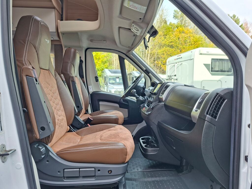 Bürstner Ixeo Time IT 726 G 30 Edition 2018 Valkoinen