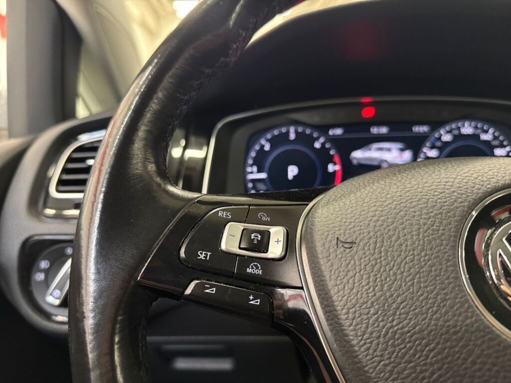 Volkswagen Golf 2018 Valkoinen