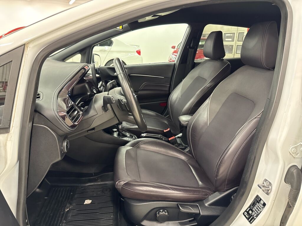 Ford Fiesta 2018 Valkoinen