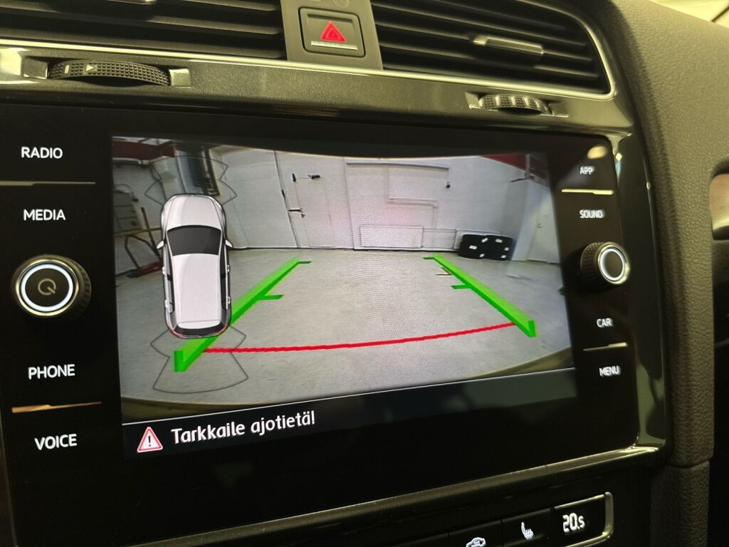 Volkswagen Golf 2018 Keltainen