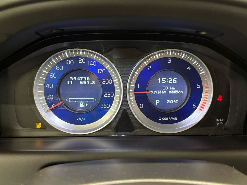 Volvo XC60 2011 Valkoinen