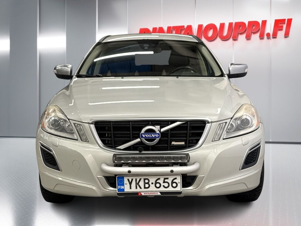 Volvo XC60 2011 Valkoinen