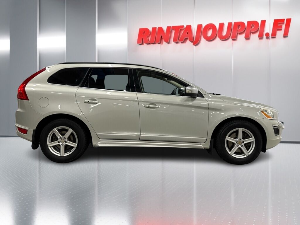 Volvo XC60 2011 Valkoinen