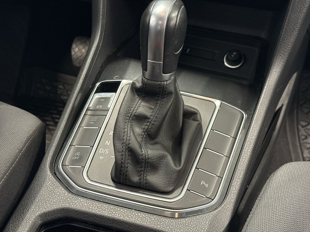 Volkswagen Golf Sportsvan 2018 Valkoinen