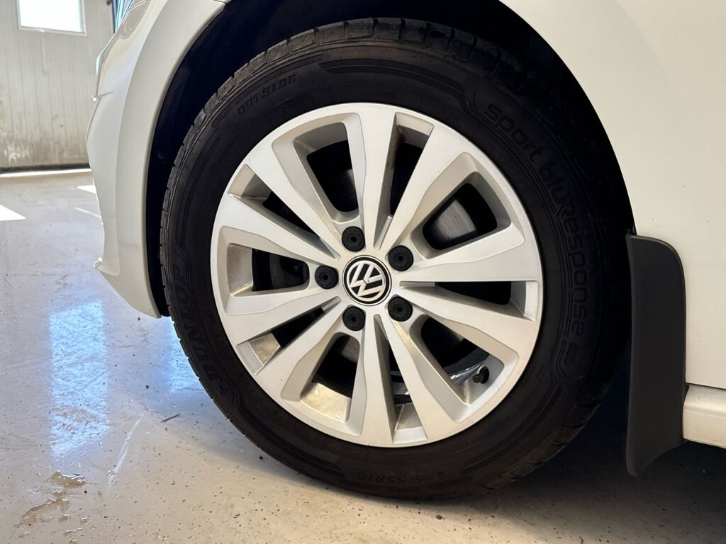 Volkswagen Golf Sportsvan 2018 Valkoinen