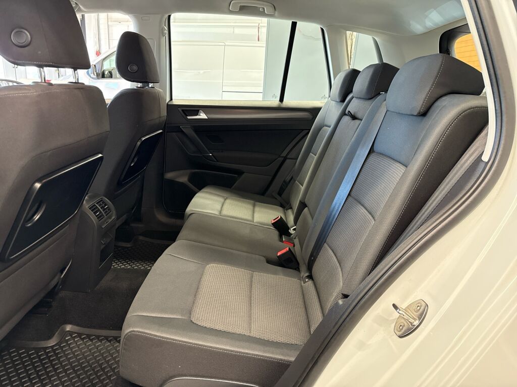 Volkswagen Golf Sportsvan 2018 Valkoinen