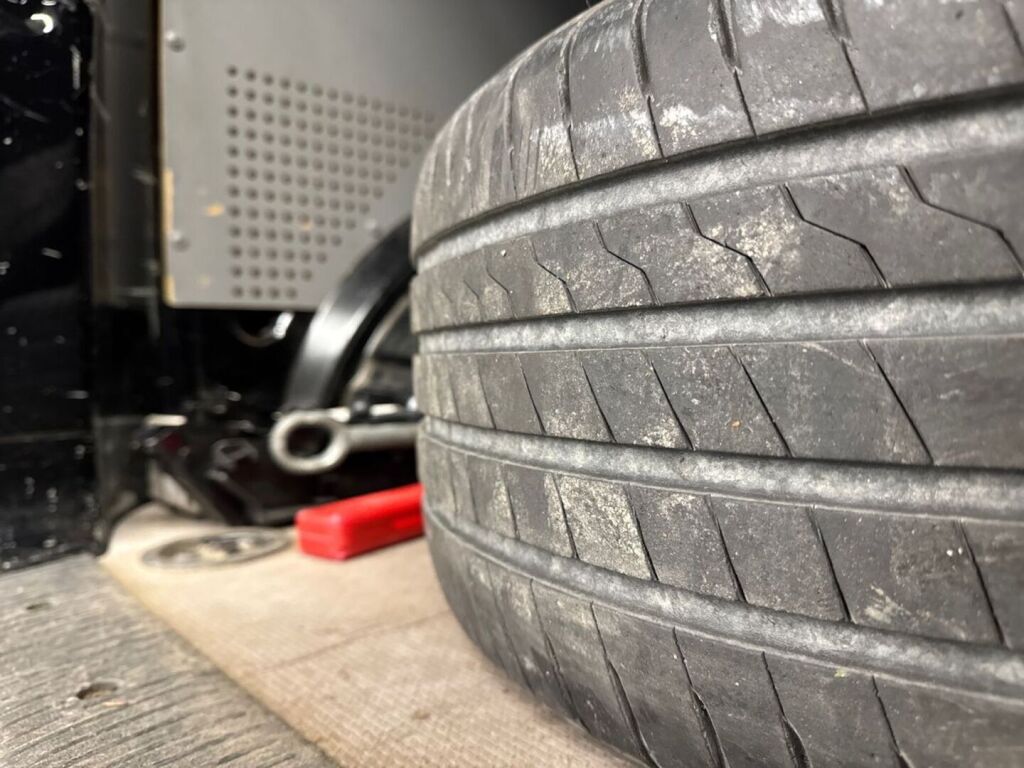 Volkswagen Transporter 2012 Musta