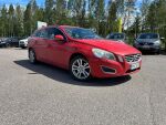 Volvo V60 2011 Punainen