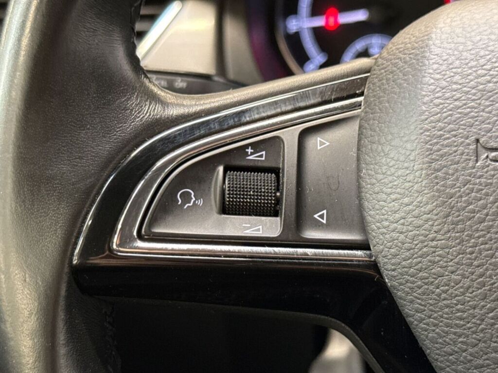 Skoda Rapid 2018 Punainen