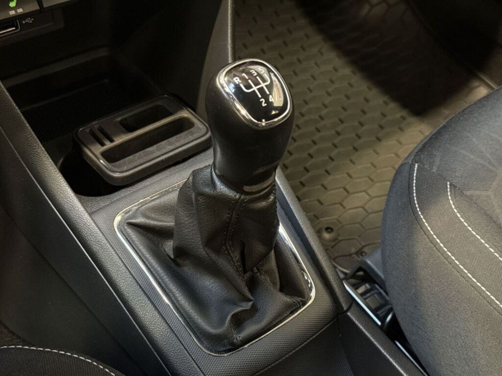 Skoda Rapid 2018 Punainen