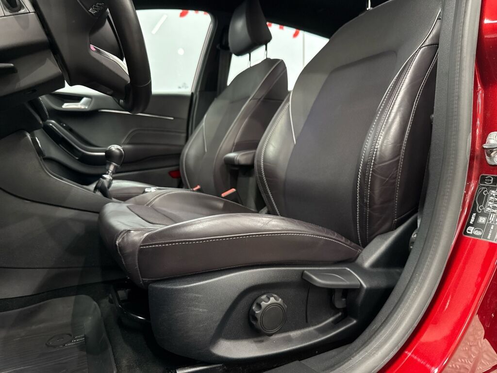 Ford Fiesta 2018 Punainen