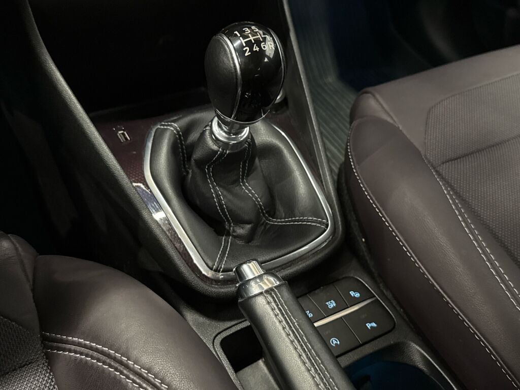 Ford Fiesta 2018 Punainen