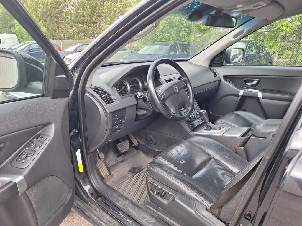 Volvo XC90 2007 Musta