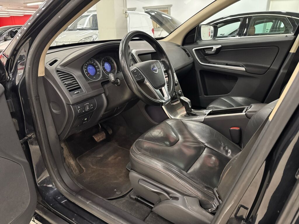 Volvo XC60 2013 Musta