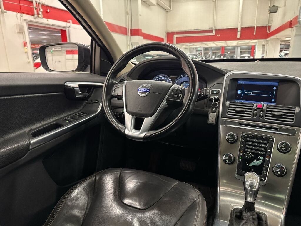 Volvo XC60 2013 Musta