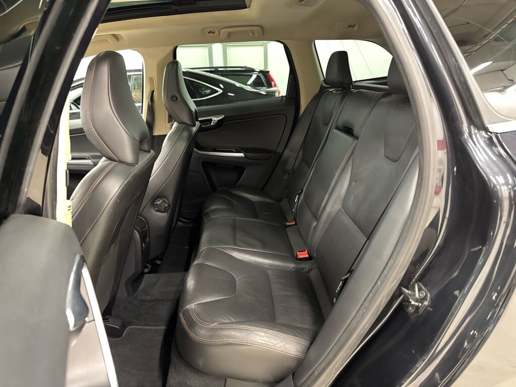 Volvo XC60 2013 Musta