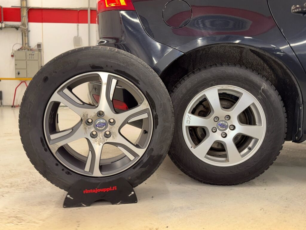 Volvo XC60 2013 Musta