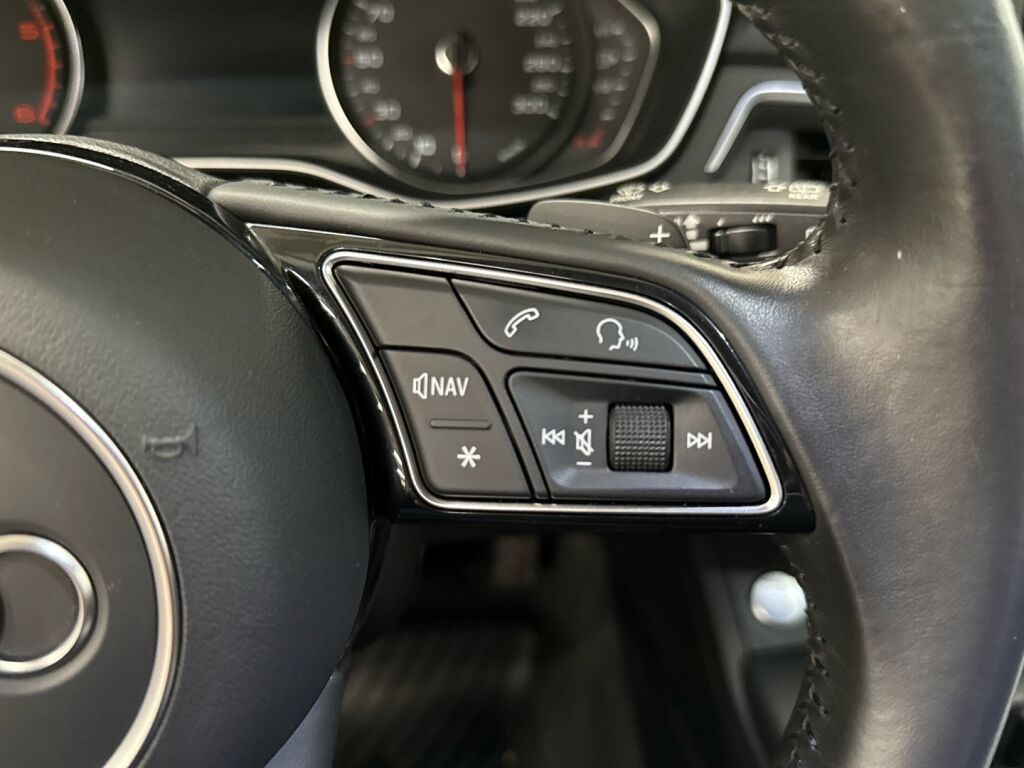 Audi A4 2018 Musta