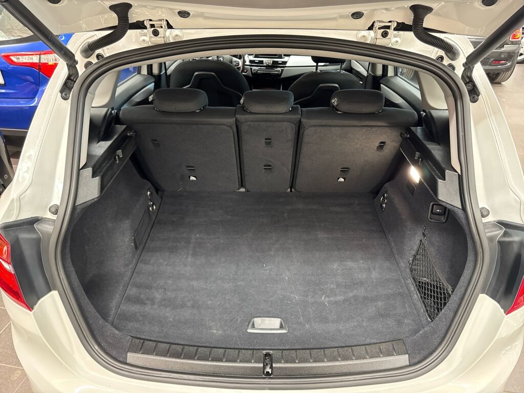 BMW 225 2017 Valkoinen
