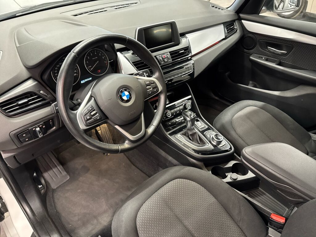 BMW 225 2017 Valkoinen