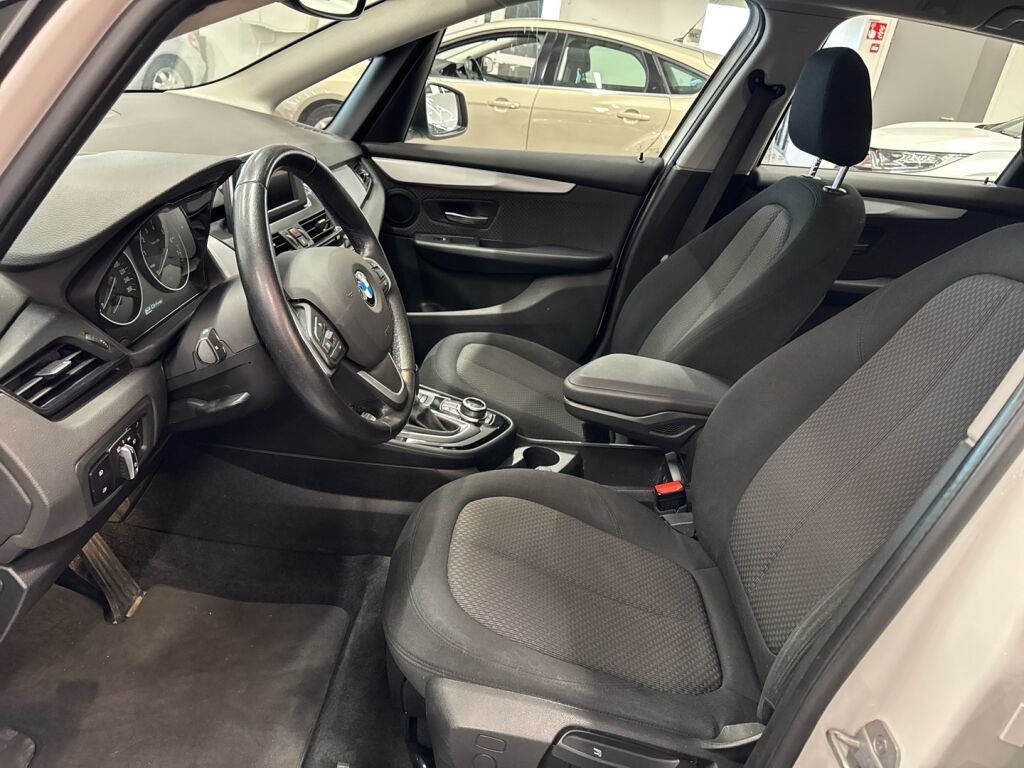 BMW 225 2017 Valkoinen