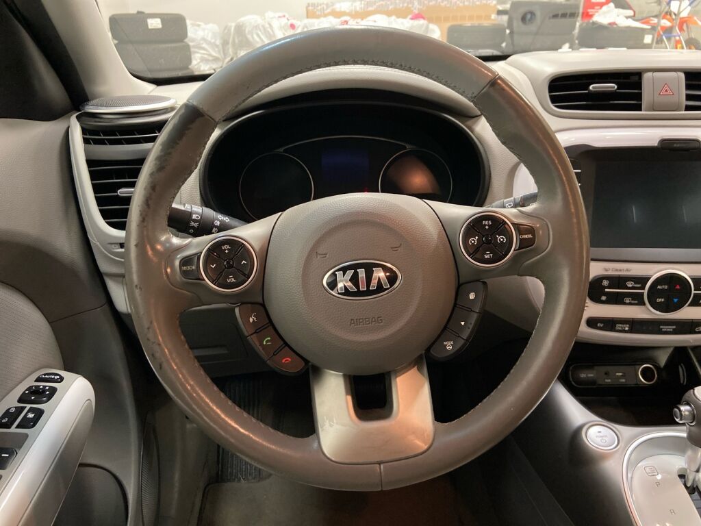 Kia Soul 2016 Musta