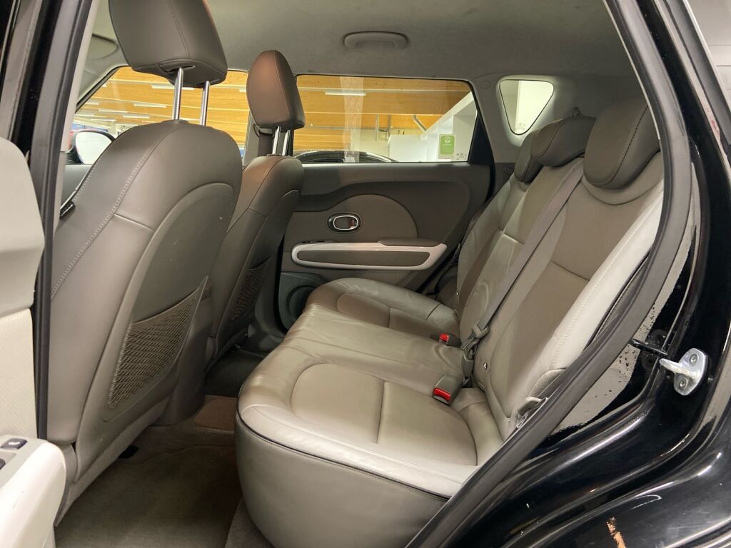 Kia Soul 2016 Musta
